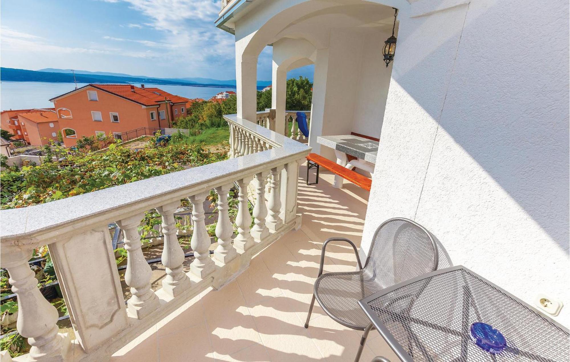 Nice Apartment In Crikvenica With Kitchen Extérieur photo