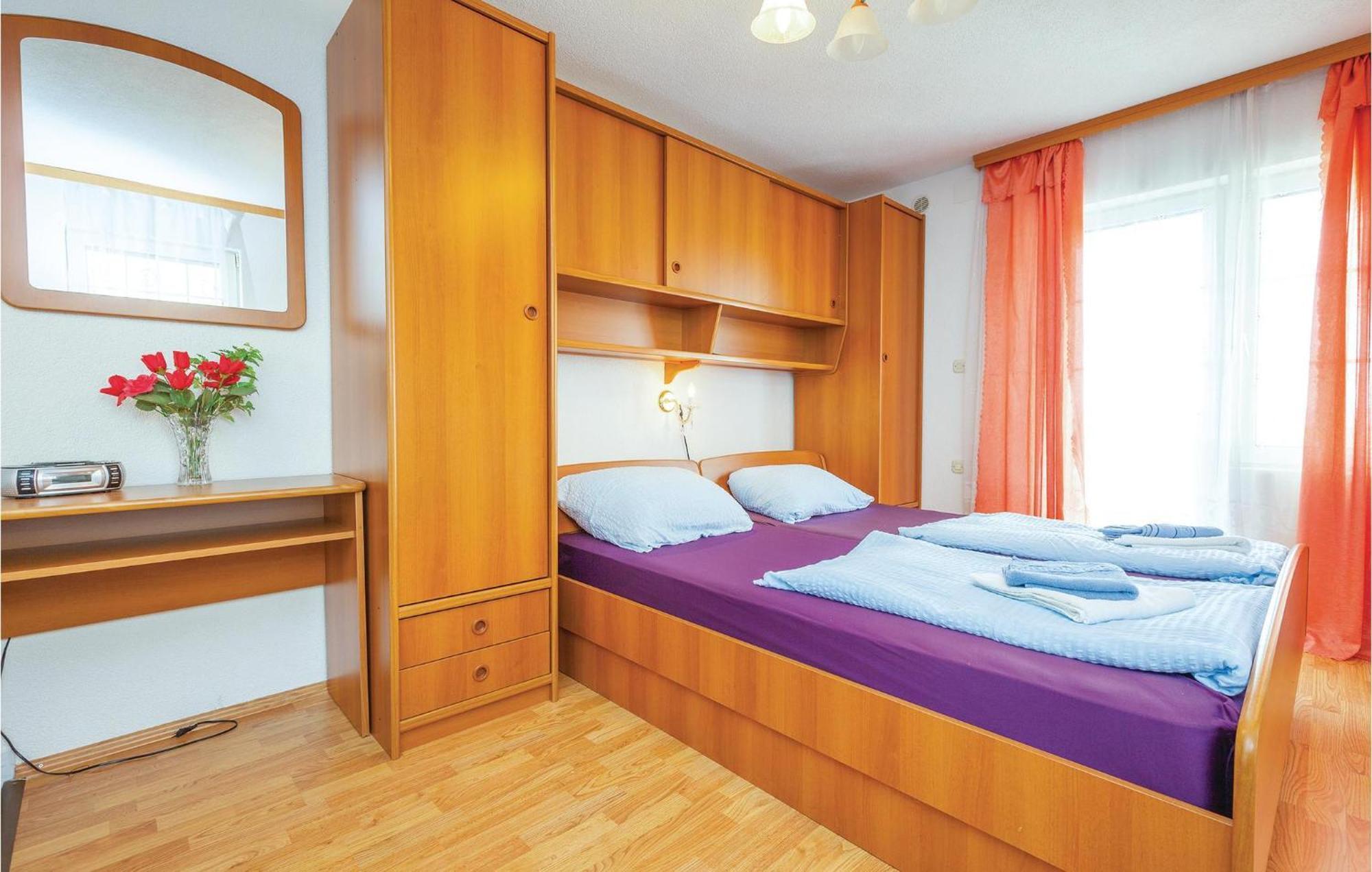 Nice Apartment In Crikvenica With Kitchen Extérieur photo